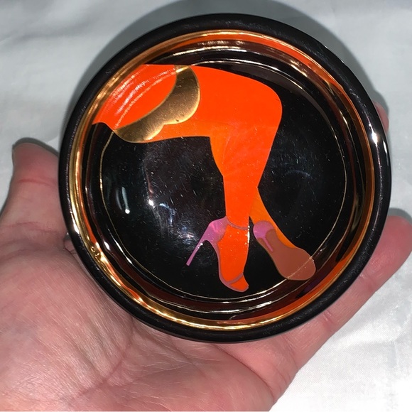 👋🏾SOLD👋🏾JONATHAN ADLER les girls black ceramic LES GIRLS concave DISH - Picture 2 of 7